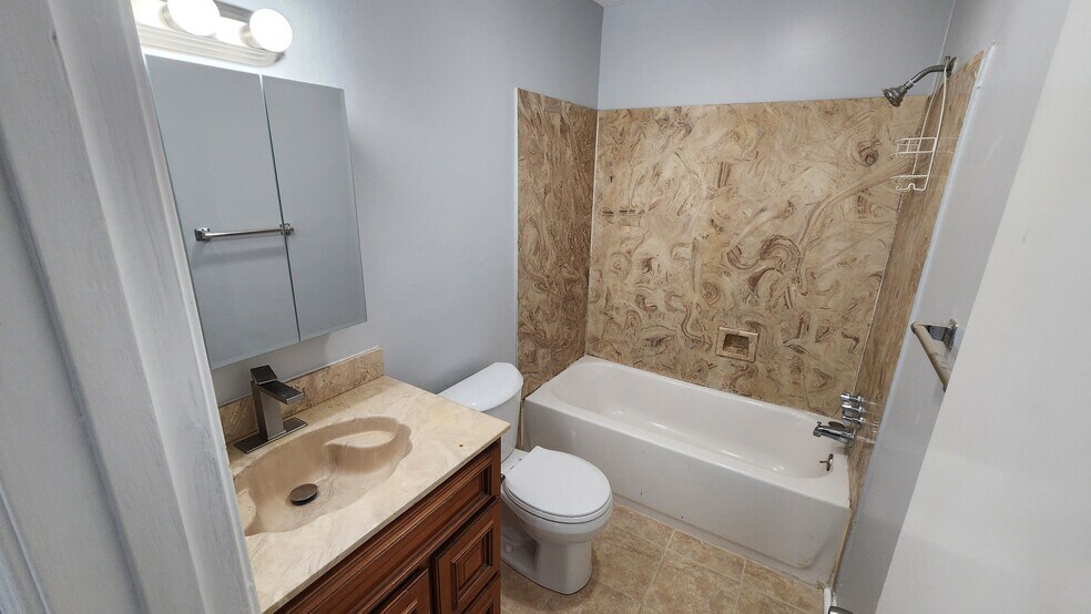 Building Photo - 2628 Dawson Ave