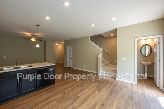 Building Photo - 111 Grant Dr