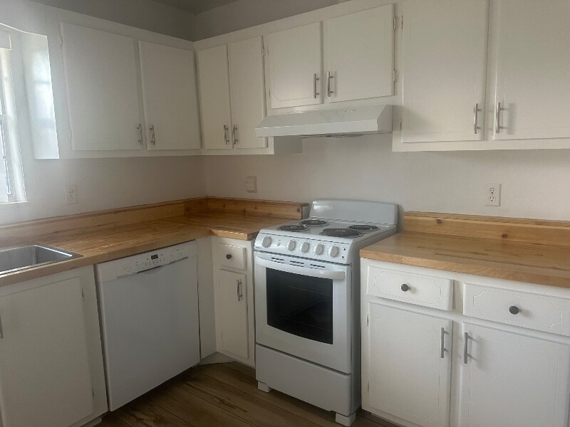 Building Photo - 239 Down E Ln