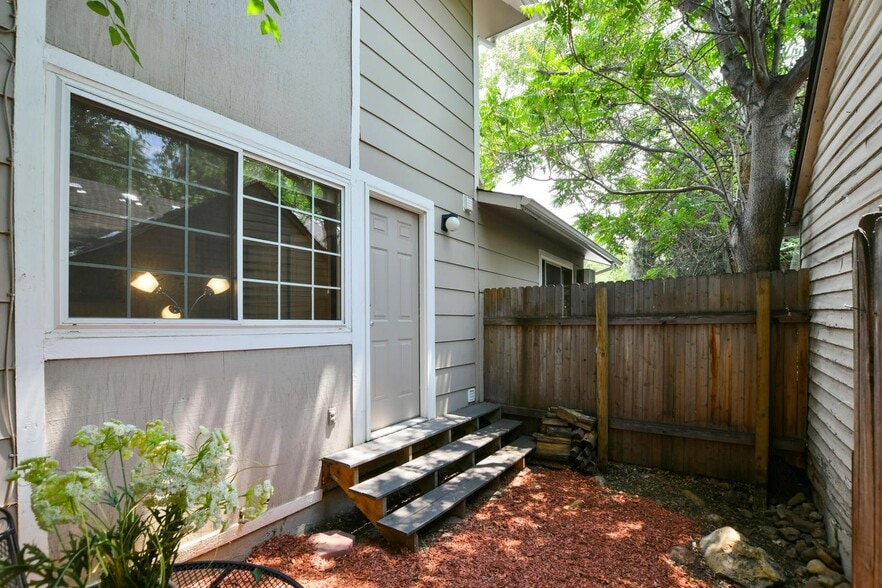 Building Photo - 2253 Spruce St