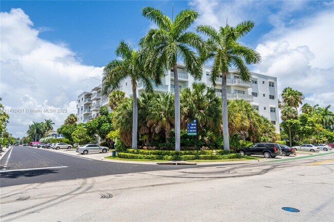 Primary Photo - 9700 W Bay Harbor Dr