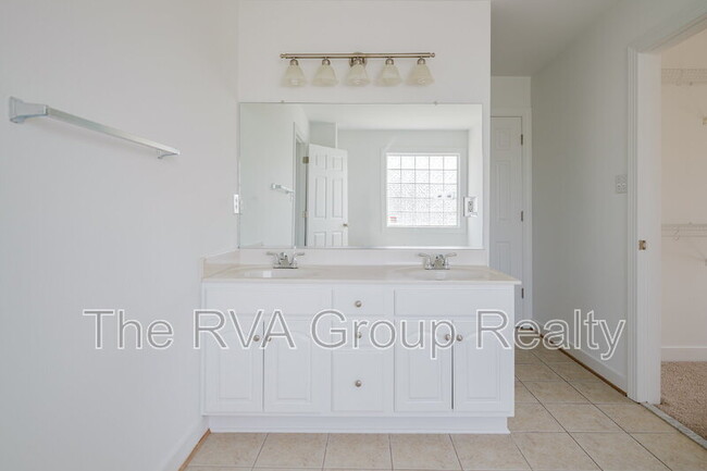 Building Photo - 4900 Lofton Dr