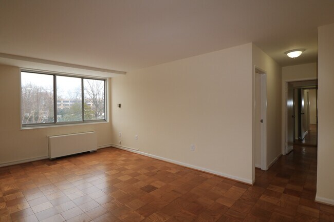 Building Photo - 2/2 Gem in Grosvenor Park!