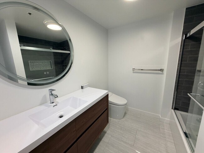 Building Photo - Opera Plaza view 2 bedroom 2 bath upper townhouse