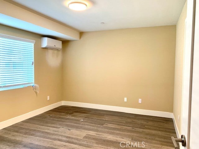 Building Photo - 1734 Walnut Ave