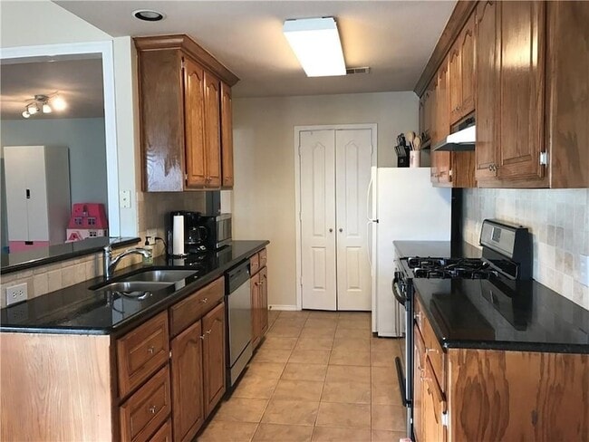 Building Photo - 2324 Treyburn Ct