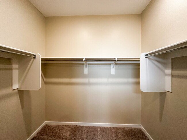 Building Photo - 40523 W Shaver Dr