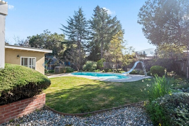 Building Photo - 16498 LG Almaden Road