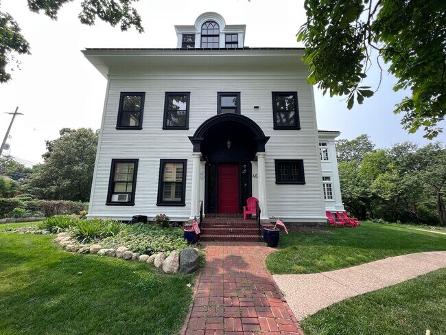 Building Photo - 45 College Ave SE