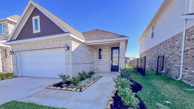 Building Photo - 27043 Blue Pool Dr