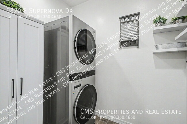 Building Photo - 9820 E Supernova Dr