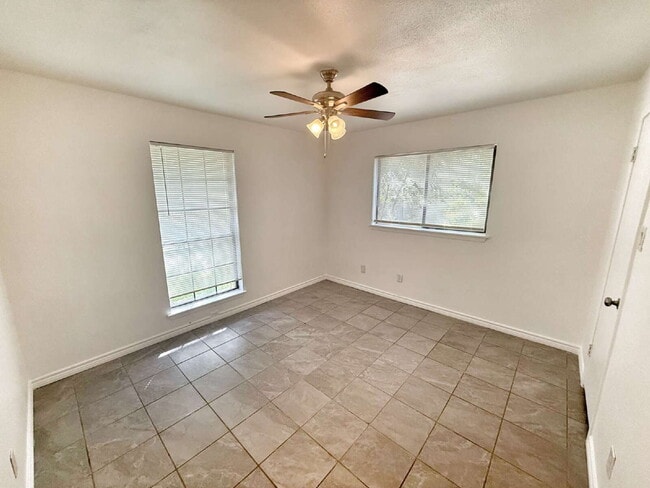 Building Photo - Move-In Special: 1 Month FREE (Applied to ...