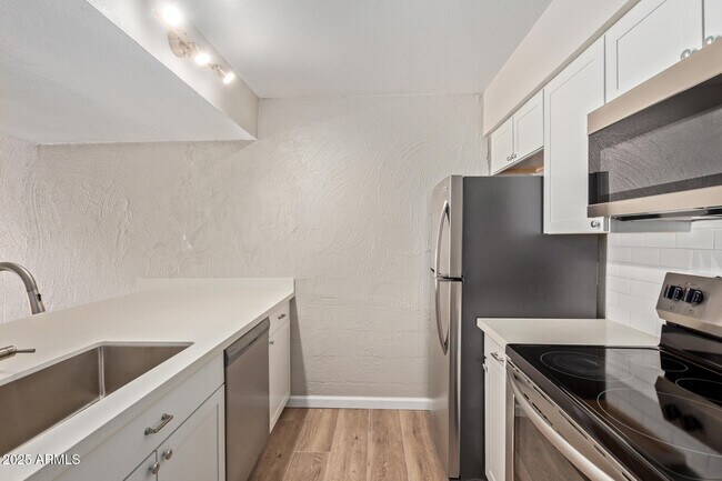 Building Photo - 3314 N 68th St