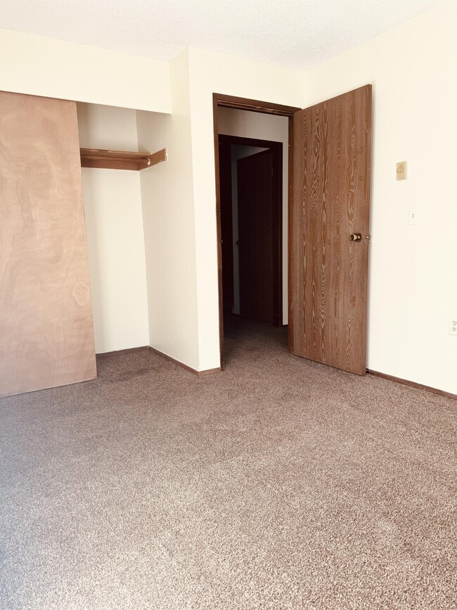 Primary Photo - 8808 E B St