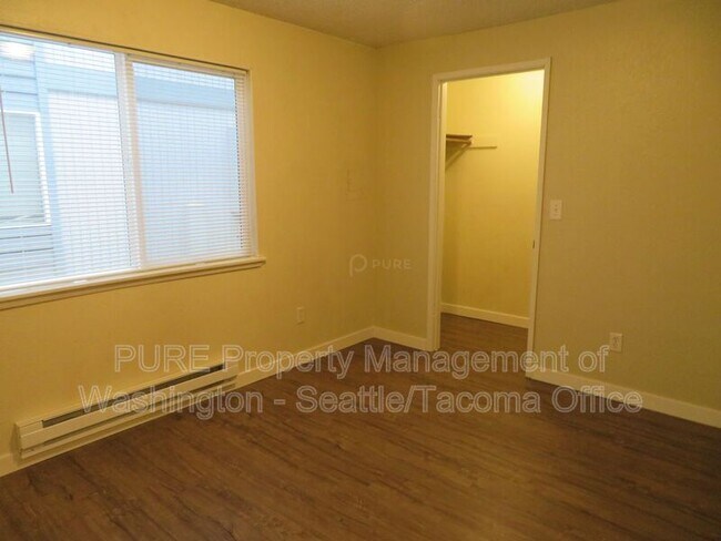 Building Photo - 1011 18th St NE