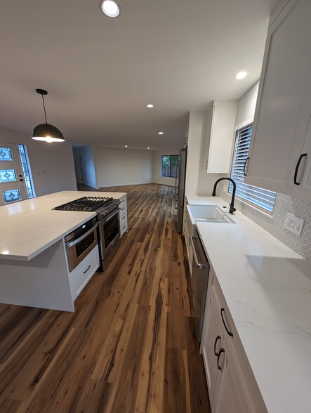 Gas stove and microwave drawer - 4977 Hoen Ave