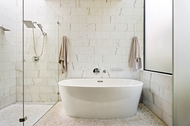 Building Photo - 2210 Westlake Dr