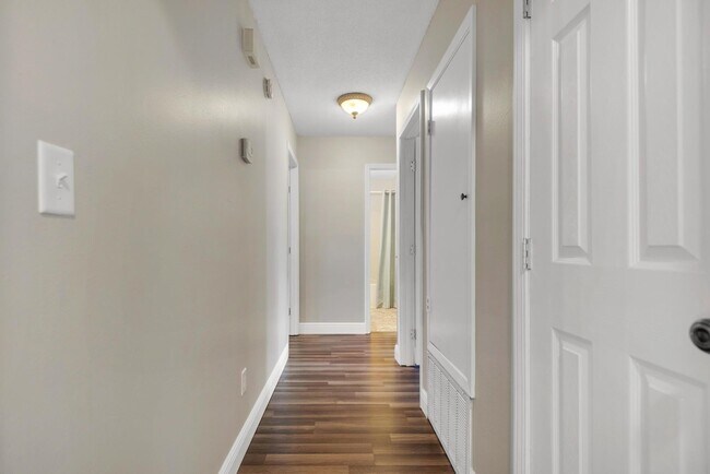 Building Photo - 266 Honeysuckle Way