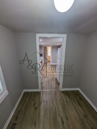 Building Photo - 207 E Park St