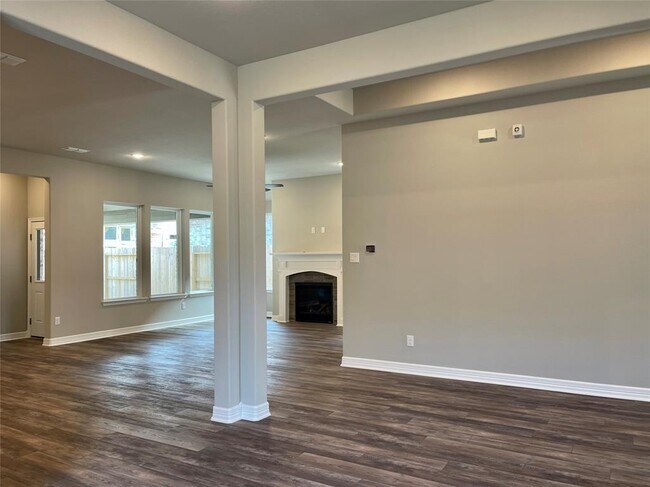 Building Photo - 24226 Maple Summit Ln