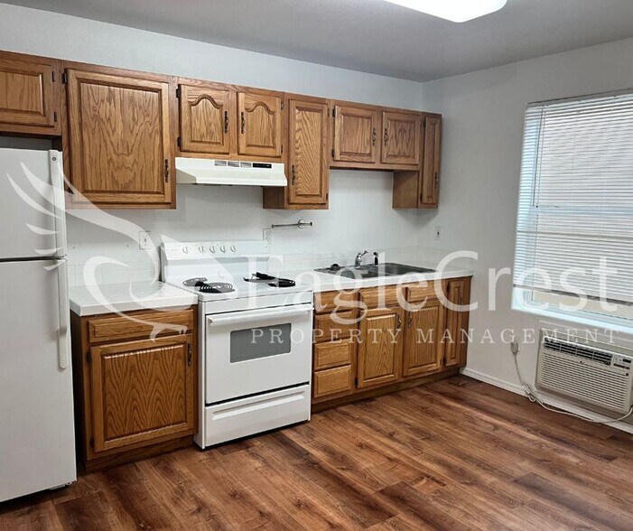 Building Photo - 706/708SCollege