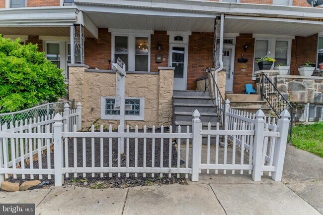 Building Photo - 141 N Monastery Ave