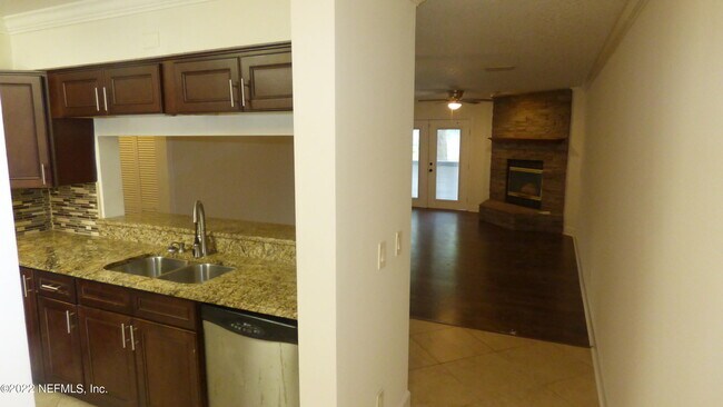 Building Photo - 5615 San Juan Ave