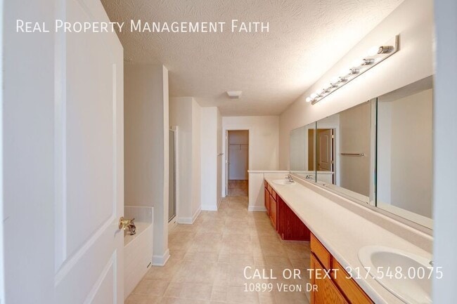 Building Photo - 10899 Veon Dr