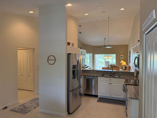 Building Photo - Lakeview 2 Bedroom 2 Bath Condo on Golf Co...