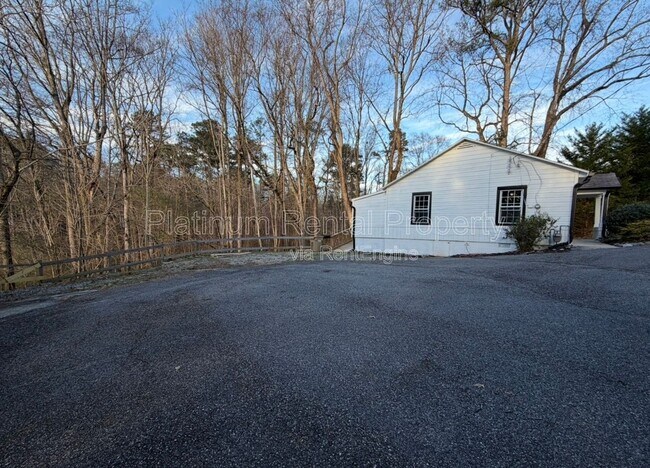 Building Photo - 329 Kelly Mill Rd