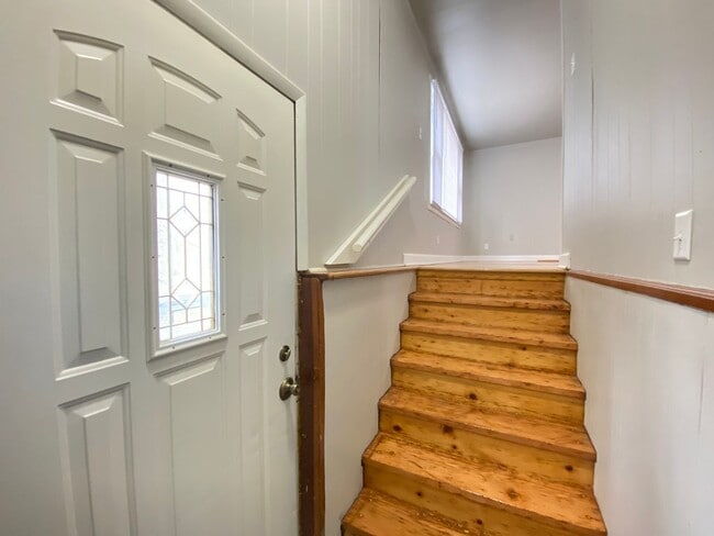 Building Photo - 4 Bed 1.5 Bath Home In Gary