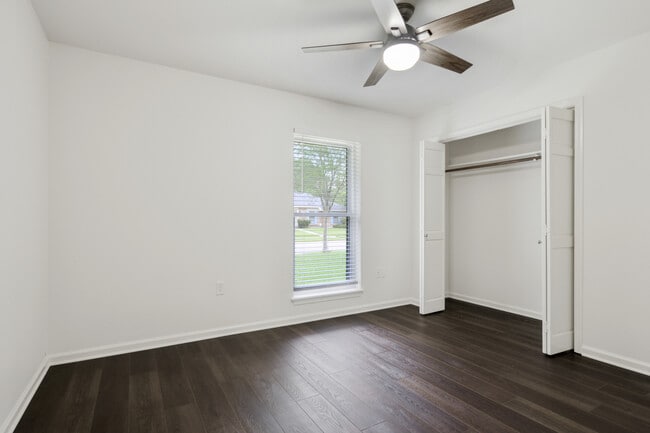 Building Photo - 7738 Menlo Dr