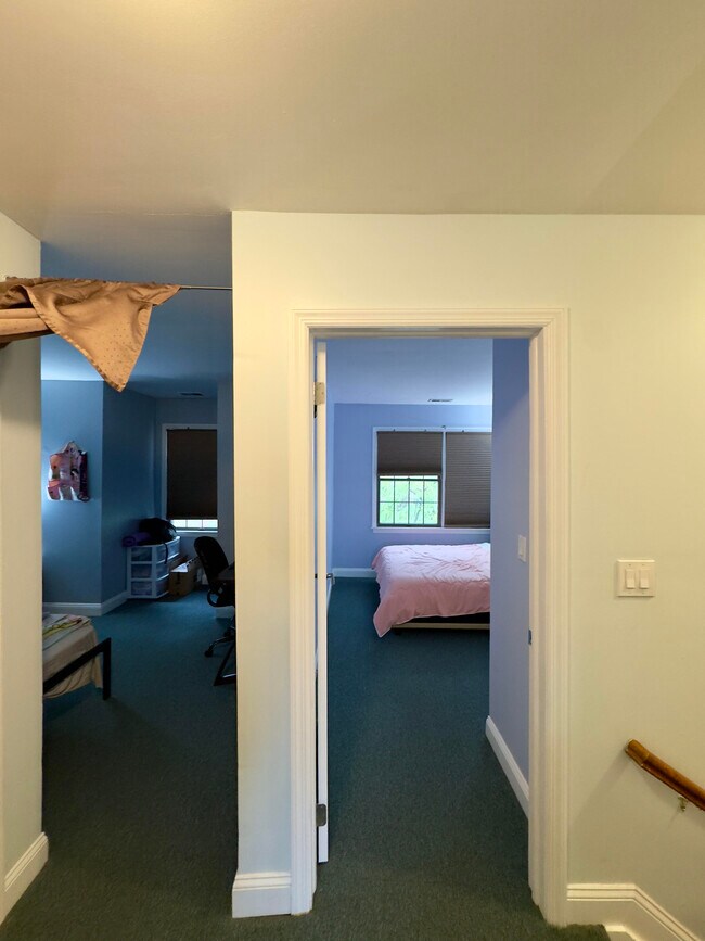 Building Photo - 2 Belmont