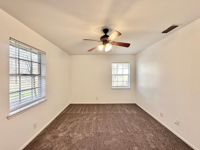 Building Photo - Available now! Newly Updated 3/2/2! Large ...