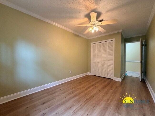Building Photo - Stunning 3 Bedroom Home in Valparaiso with In-ground pool!
