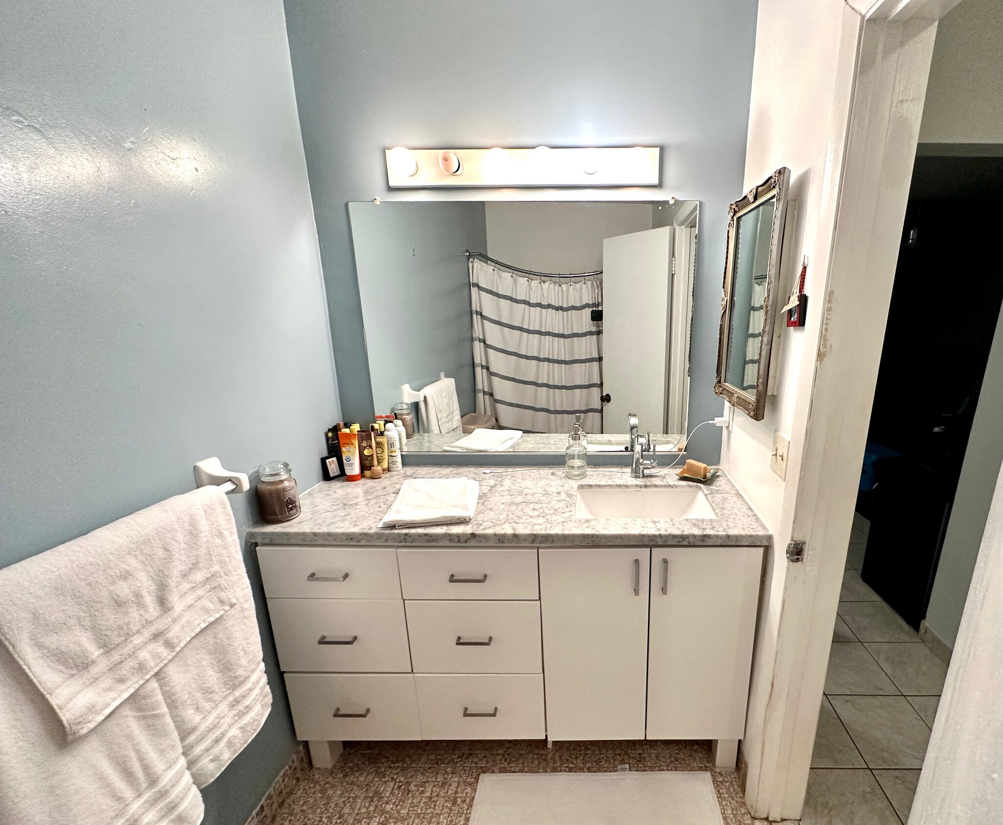 Building Photo - 3013 Albatross Rd