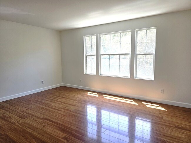 Building Photo - 2862 Echo Springs Dr