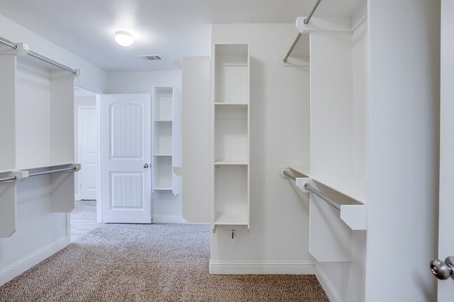 Building Photo - 3-Bedroom Home in Southwest Lubbock!