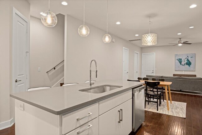 Building Photo - 1730 Bunche Rd