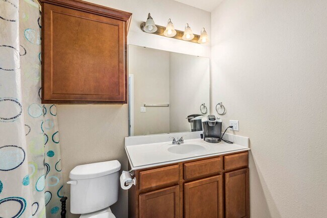 Building Photo - $500 Off 1st Month's Rent! August 2026 Pre-lease! Gorgeous 4 Bed, 4 Bath in Beautiful Lakeridge!