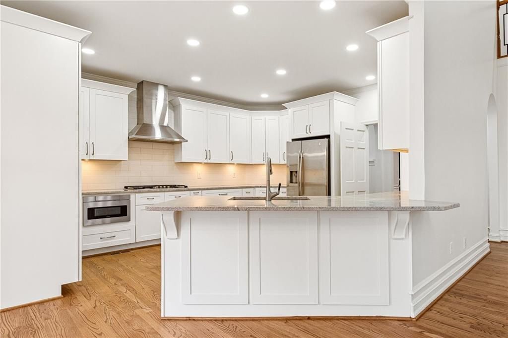 Building Photo - 1158 Queensgate Dr SE