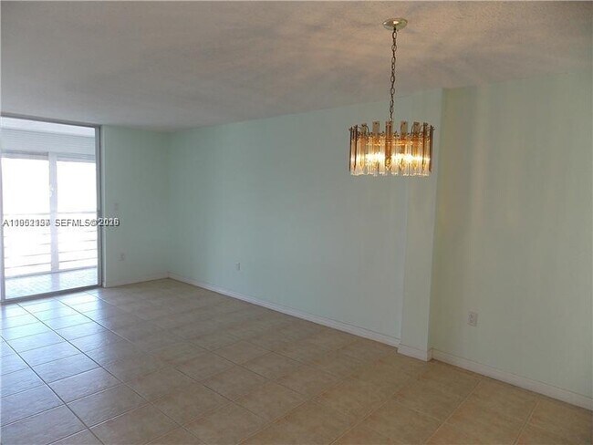 Building Photo - 3551 NE 169th St