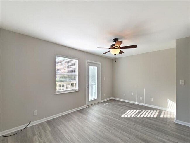 Building Photo - 2406 Campbellton Rd SW