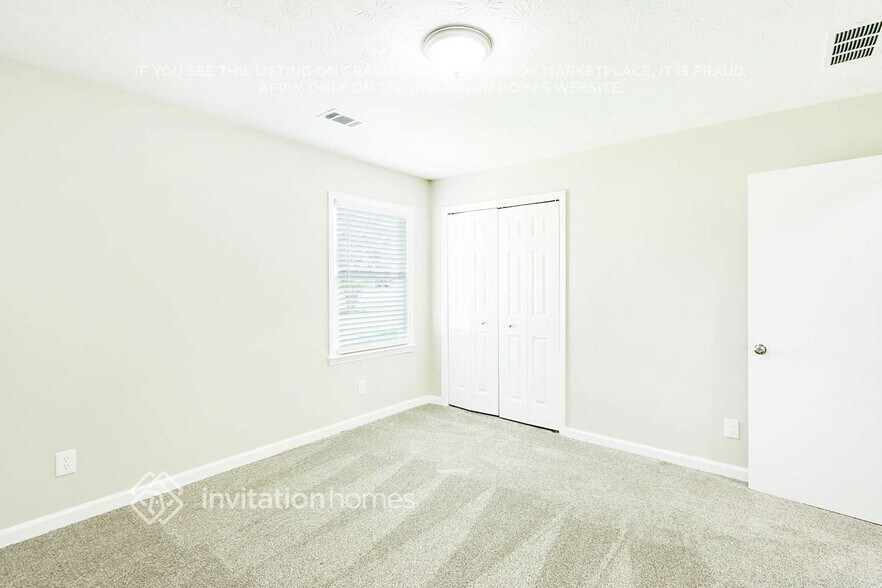 Building Photo - 65 Salem Meadow Dr