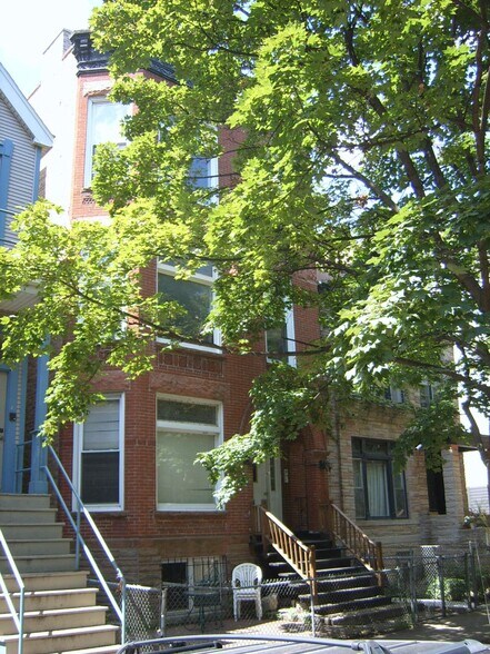 Primary Photo - 2644 N Wilton Ave