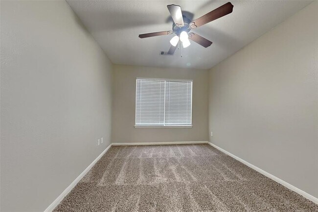Building Photo - 59 Terraglen Dr