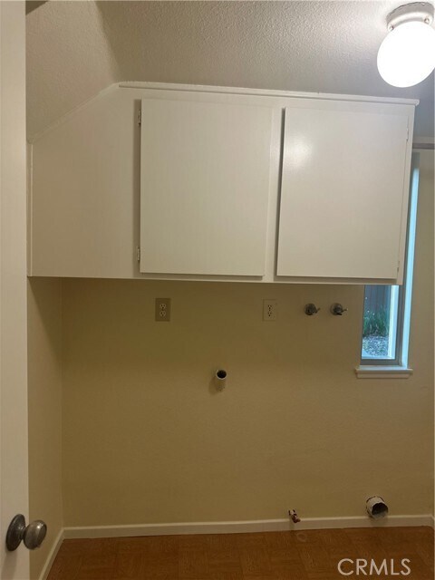 Building Photo - 1008 Las Lomas Dr