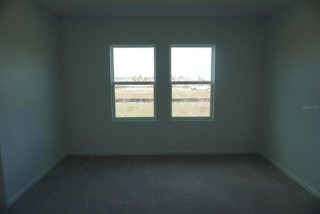 Building Photo - 2975 Maloof Dr