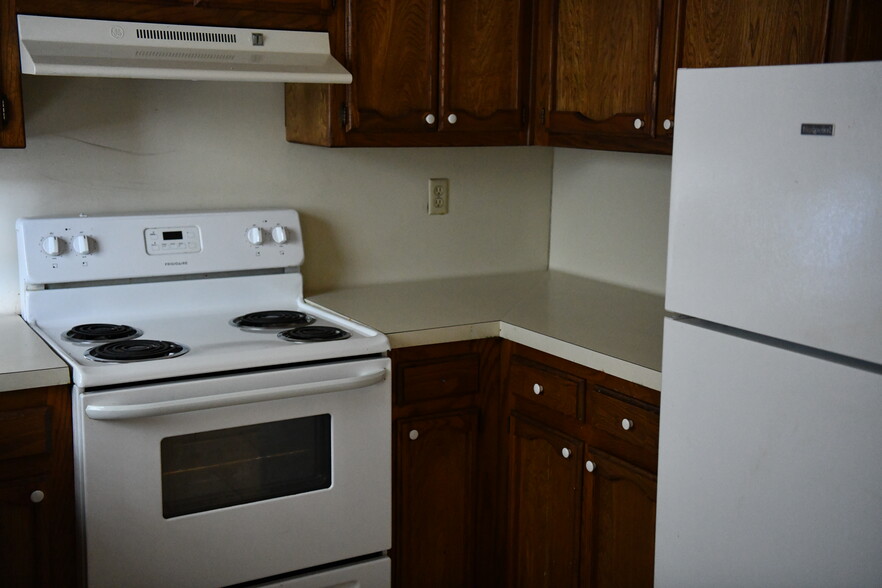 Building Photo - 755 E Boyd Dr