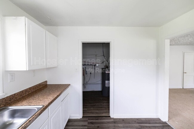 Building Photo - 6119 Nimitz Dr